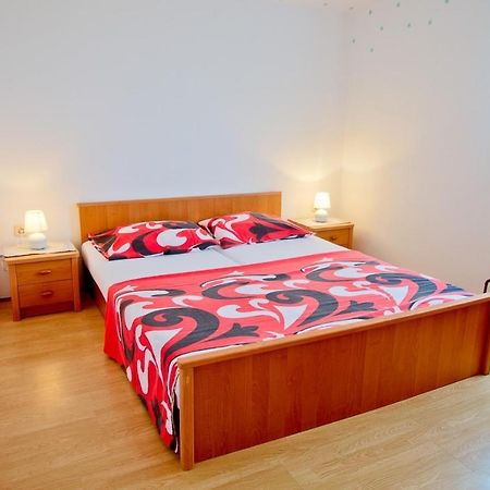 Loborika Apartmans Dina And Hana Radeki Polje 50 아파트 외부 사진