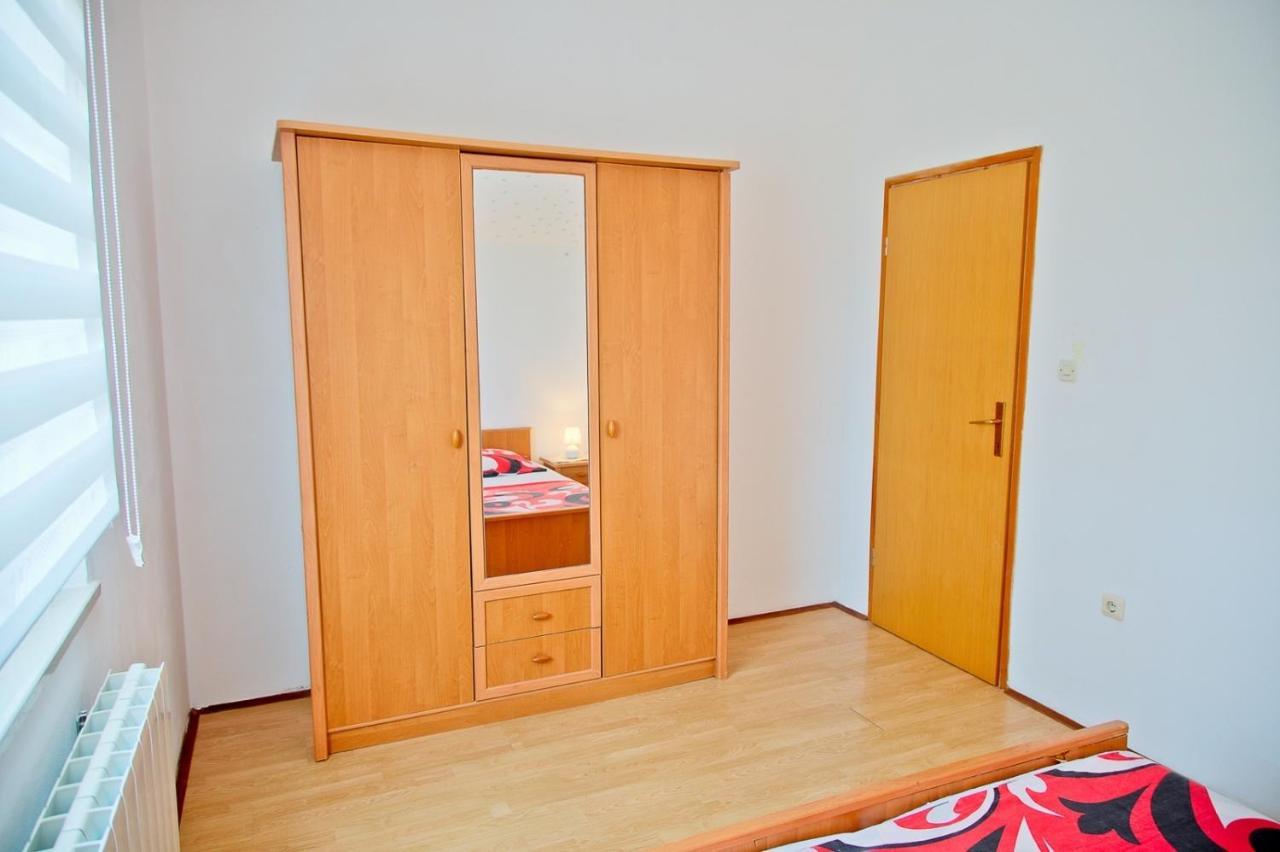 Loborika Apartmans Dina And Hana Radeki Polje 50 아파트 외부 사진