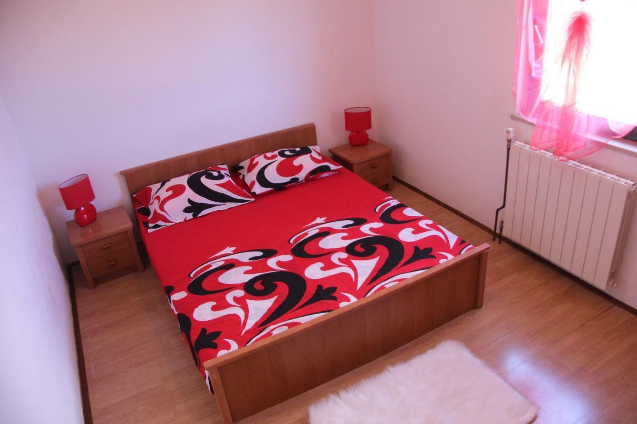 Loborika Apartmans Dina And Hana Radeki Polje 50 아파트 외부 사진