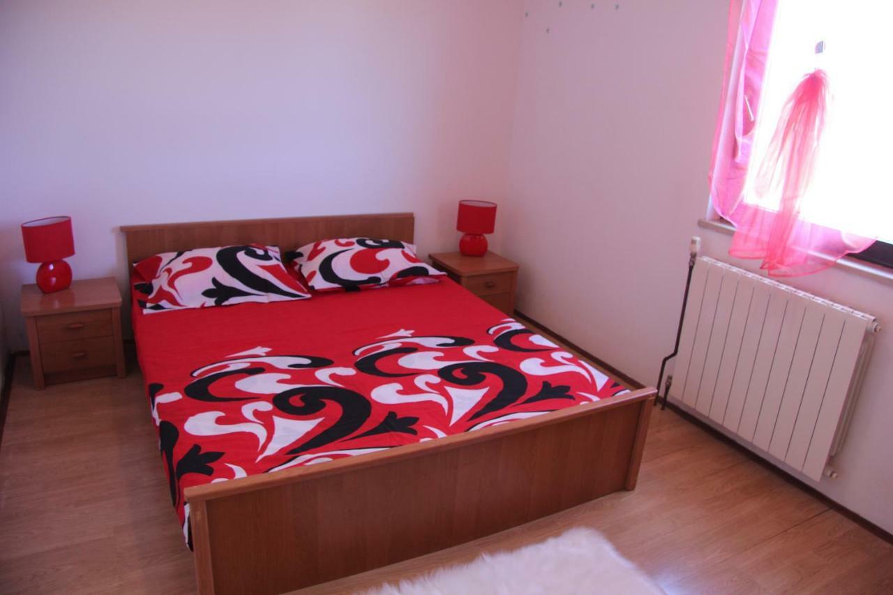 Loborika Apartmans Dina And Hana Radeki Polje 50 아파트 외부 사진